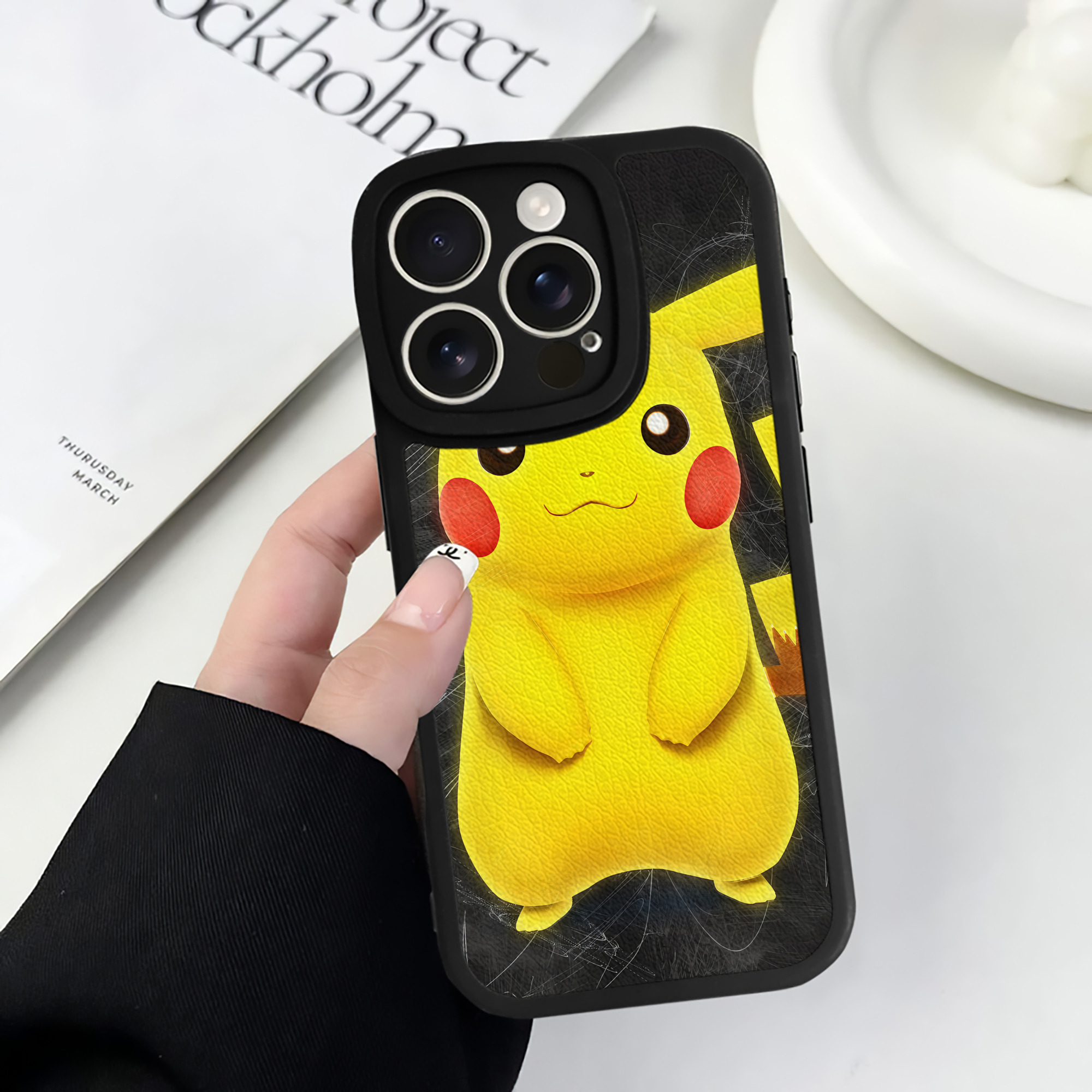 （画像用） ポケットモンスター Pokémon 【iPhone 16シリーズ対応】シリコンスマホケース（レザー調） 材質：シリコン